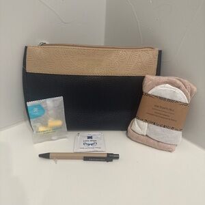 Air Tahiti Nui Travel Kit with Navy and Tan Pouch